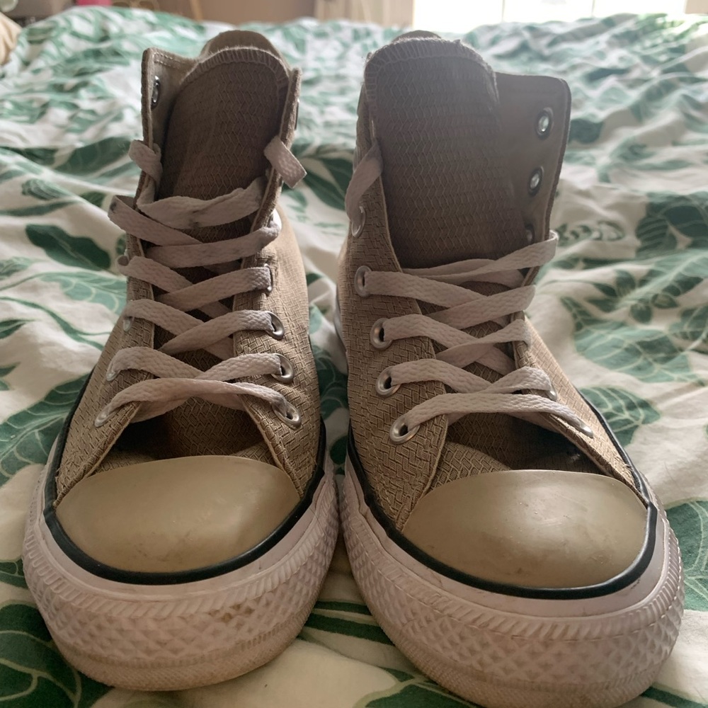 Women’s size 7 tan Converse textured high tops, worn only once.